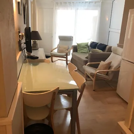 2 Min De La * Empuriabrava